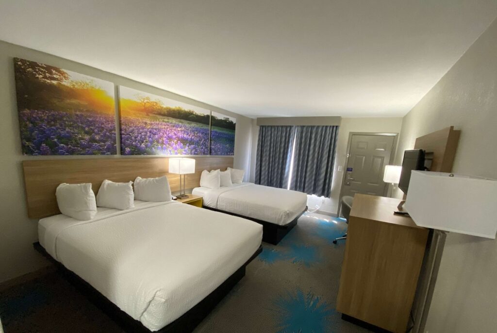 Days Inn by Wyndham Waco University Area - Image 5