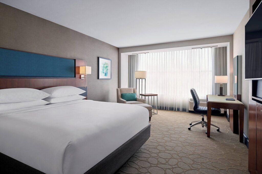 Delta Hotels by Marriott Milwaukee Northwest - Image 2