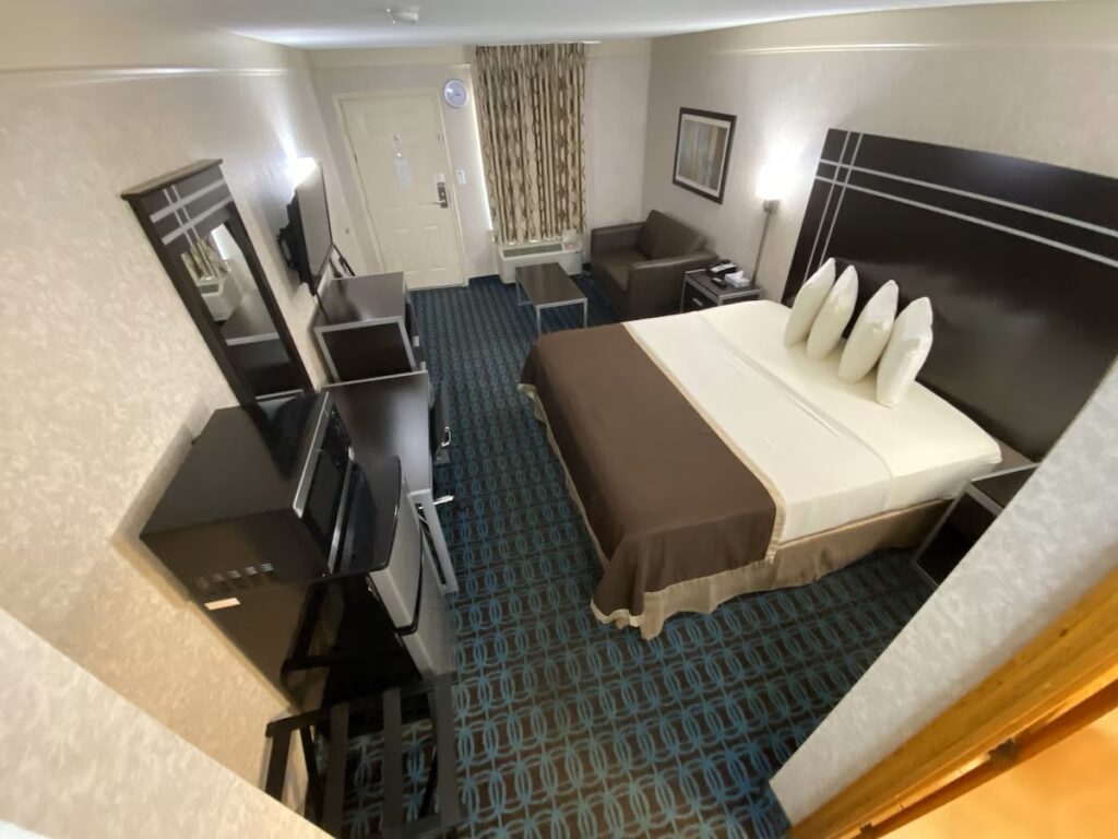 Deluxe Inn - Fayetteville I-95 - Image 2