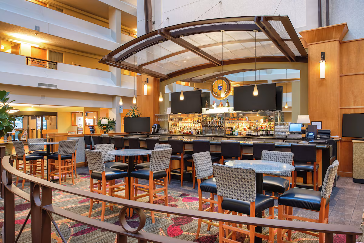 DoubleTree Suites by Hilton Seattle Airport/Southcenter - Image 5