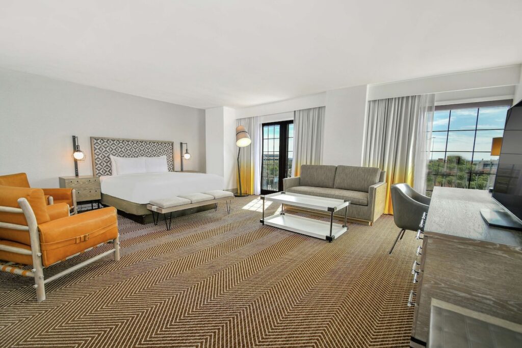 DoubleTree by Hilton Austin - Image 5