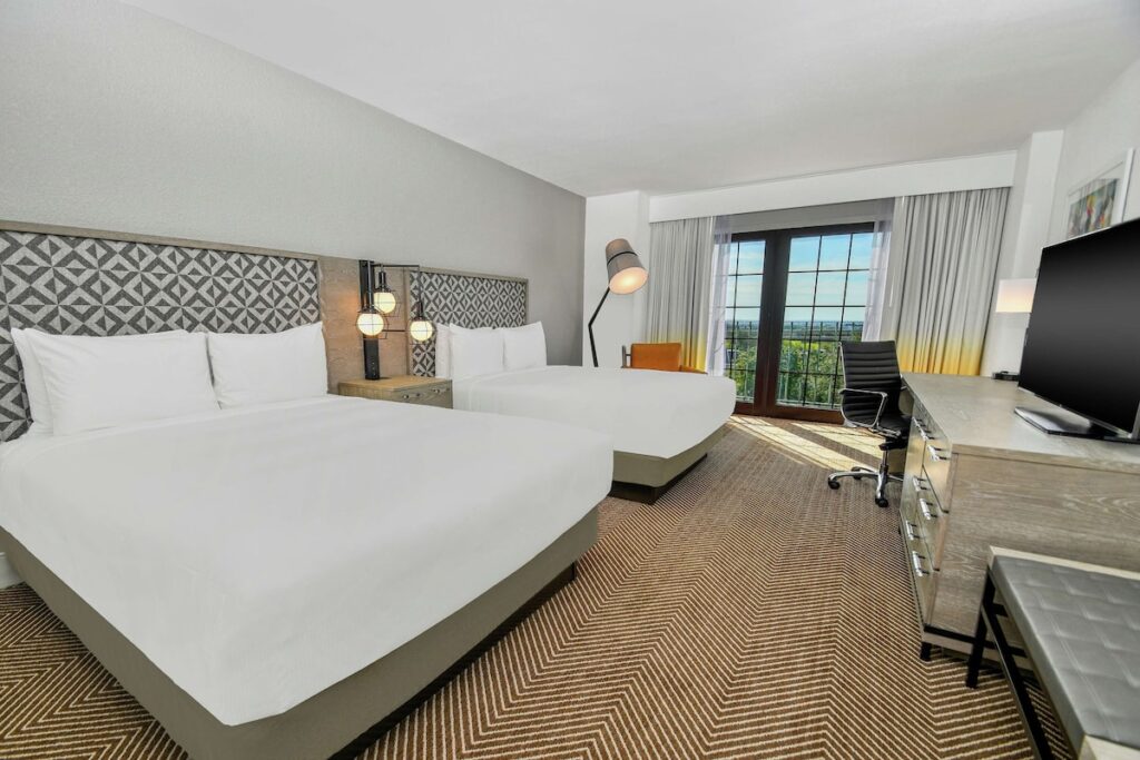 DoubleTree by Hilton Austin - Image 6
