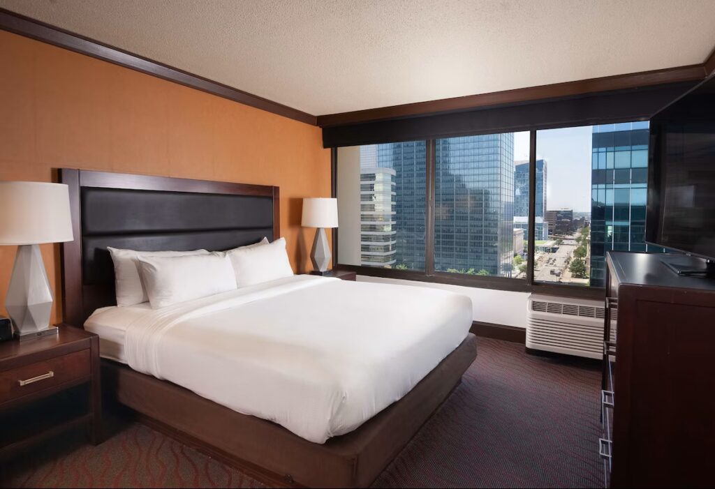 DoubleTree by Hilton Hotel Cleveland Downtown - Lakeside - Image 2