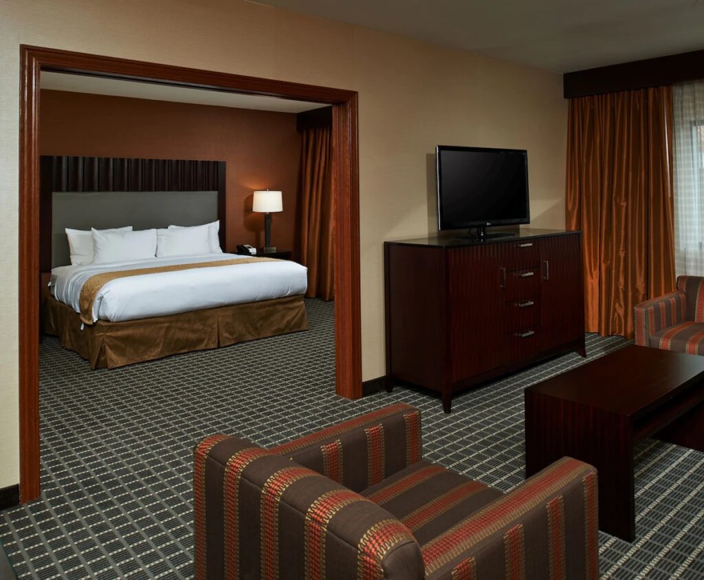DoubleTree by Hilton Hotel Flagstaff - Image 2