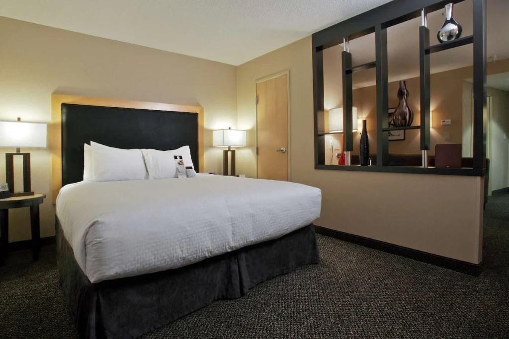 DoubleTree by Hilton Hotel Savannah Airport - Image 3