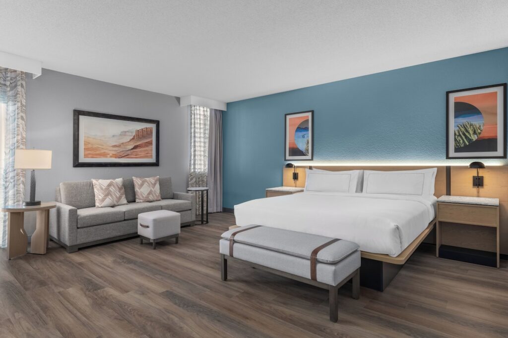 DoubleTree by Hilton Phoenix Midtown - Image 2