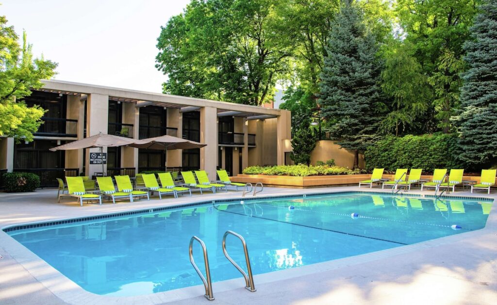 DoubleTree by Hilton Portland - Image 5