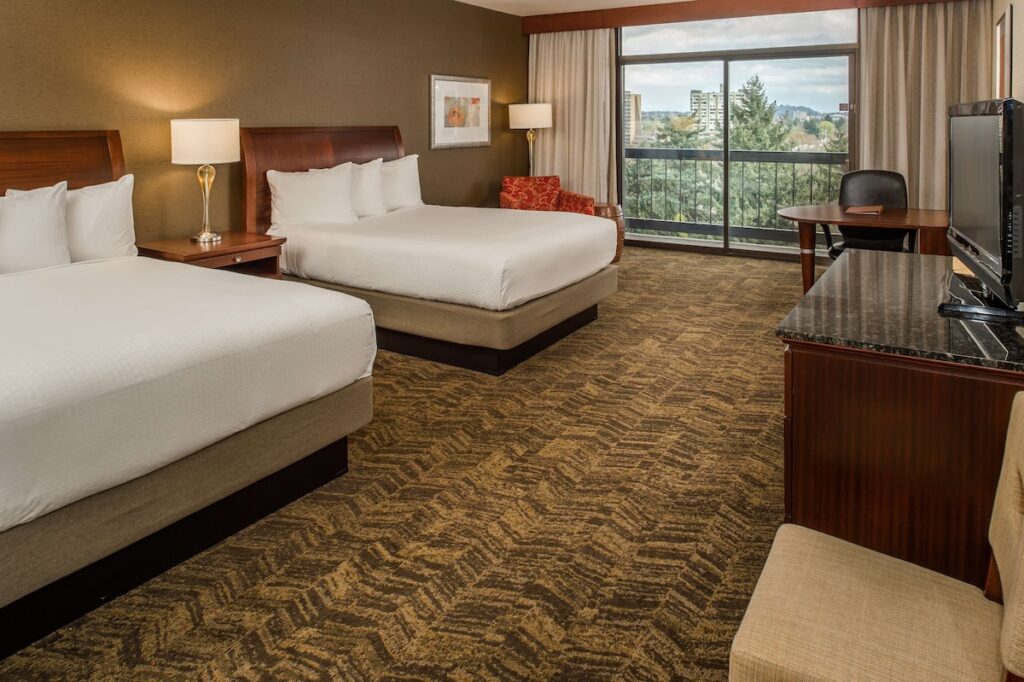 DoubleTree by Hilton Portland - Image 3