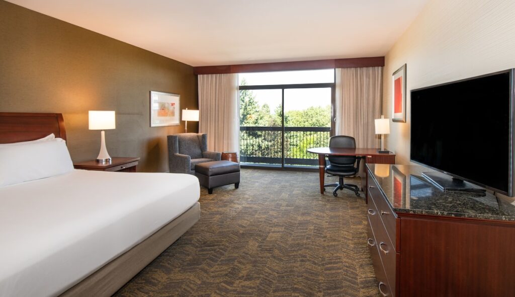 DoubleTree by Hilton Portland - Image 2