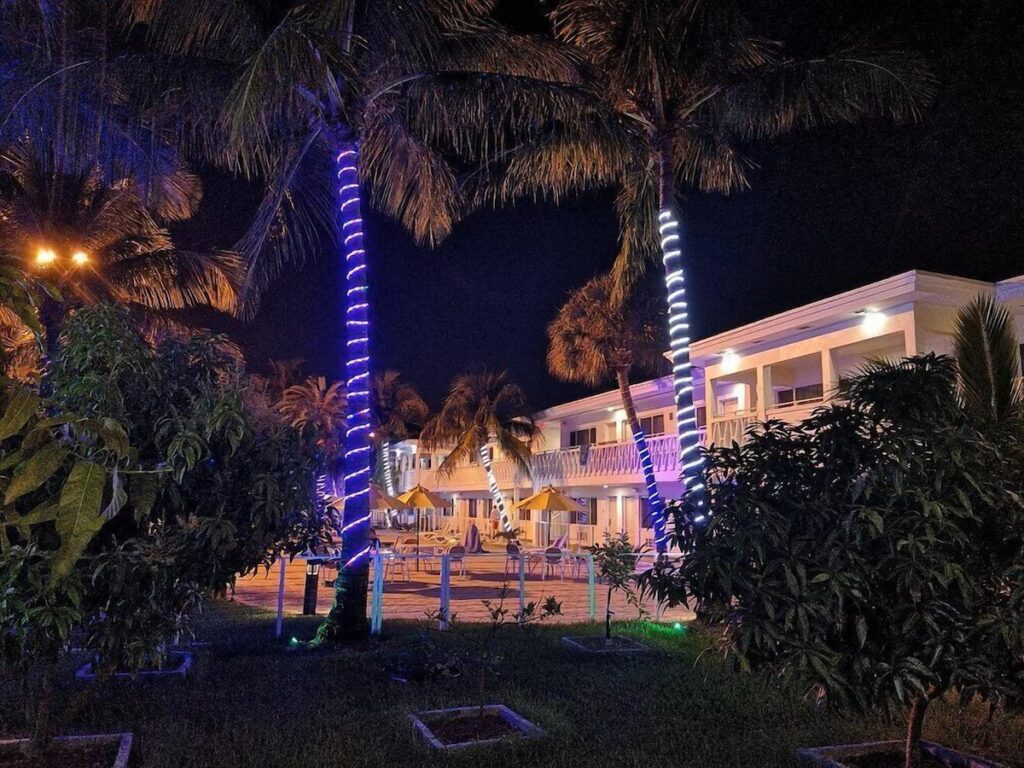 Downtown Hollywood Gardens Inn & Suites