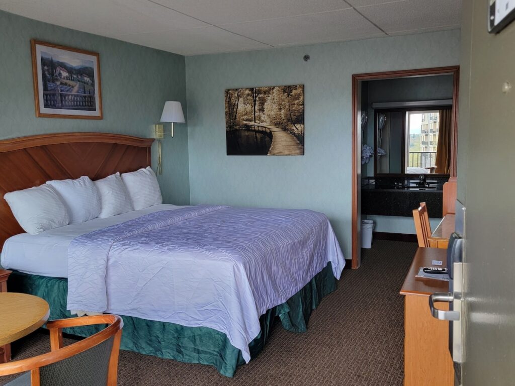 Downtown Inn - Image 5