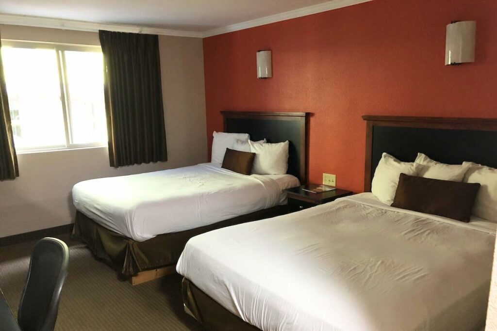 Downtown Value Inn - Image 3