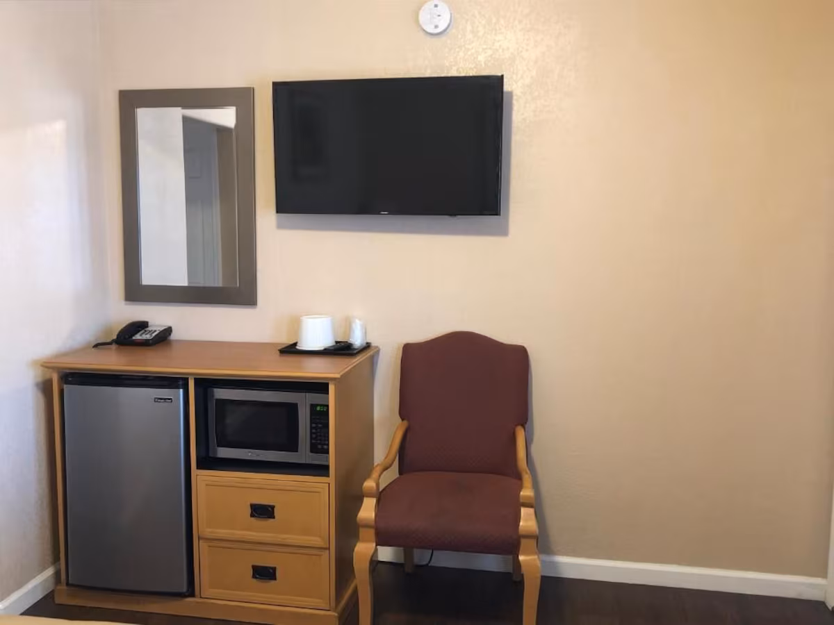 Drift Inn, LLC - Image 4