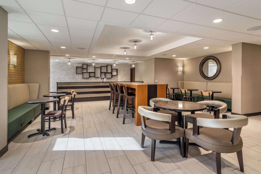 Drury Inn & Suites Atlanta Airport - Image 3