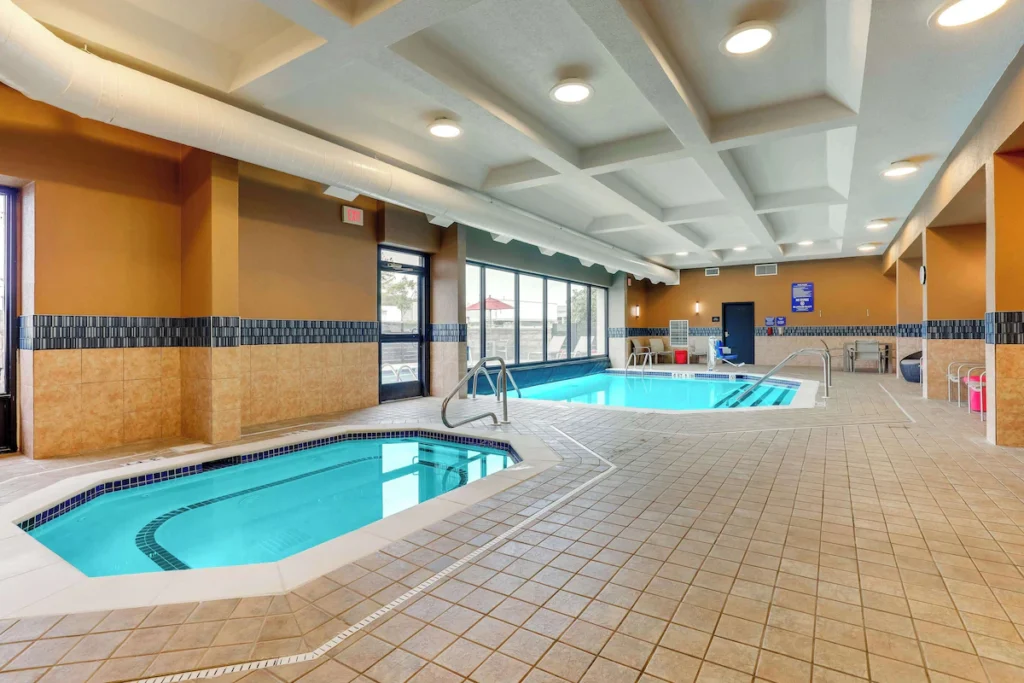 Drury Inn & Suites Birmingham Lakeshore Drive - Image 3