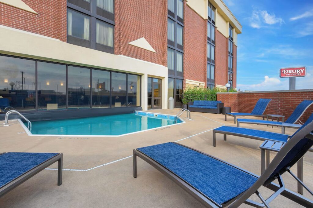 Drury Inn & Suites Champaign - Image 4