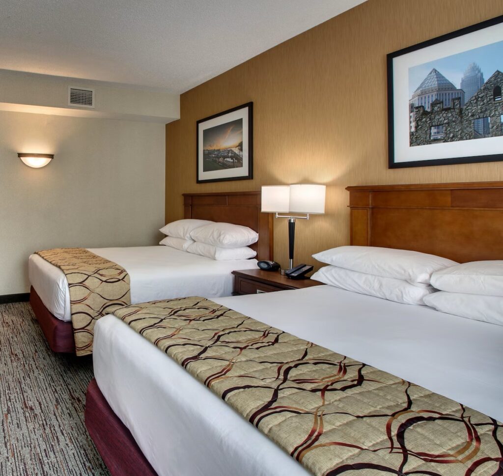 Drury Inn & Suites Charlotte Northlake - Image 3