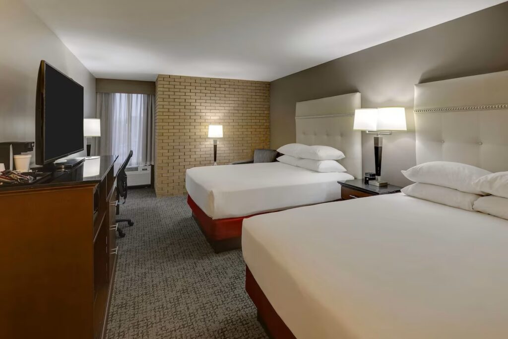 Drury Inn & Suites Columbus Dublin - Image 3