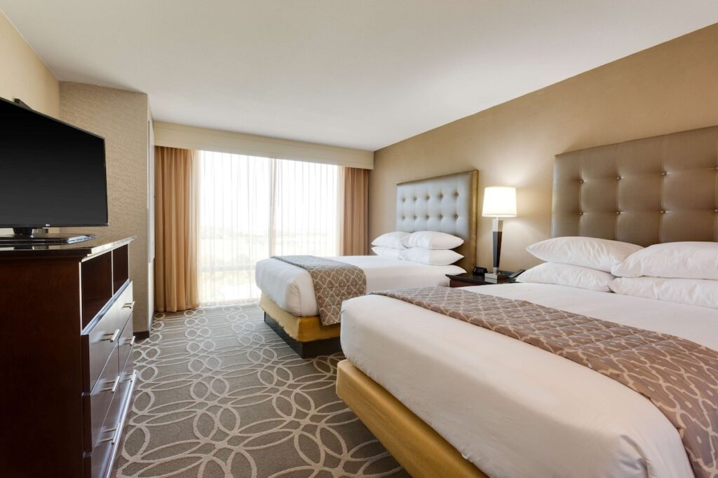 Drury Inn & Suites Dallas Frisco - Image 3
