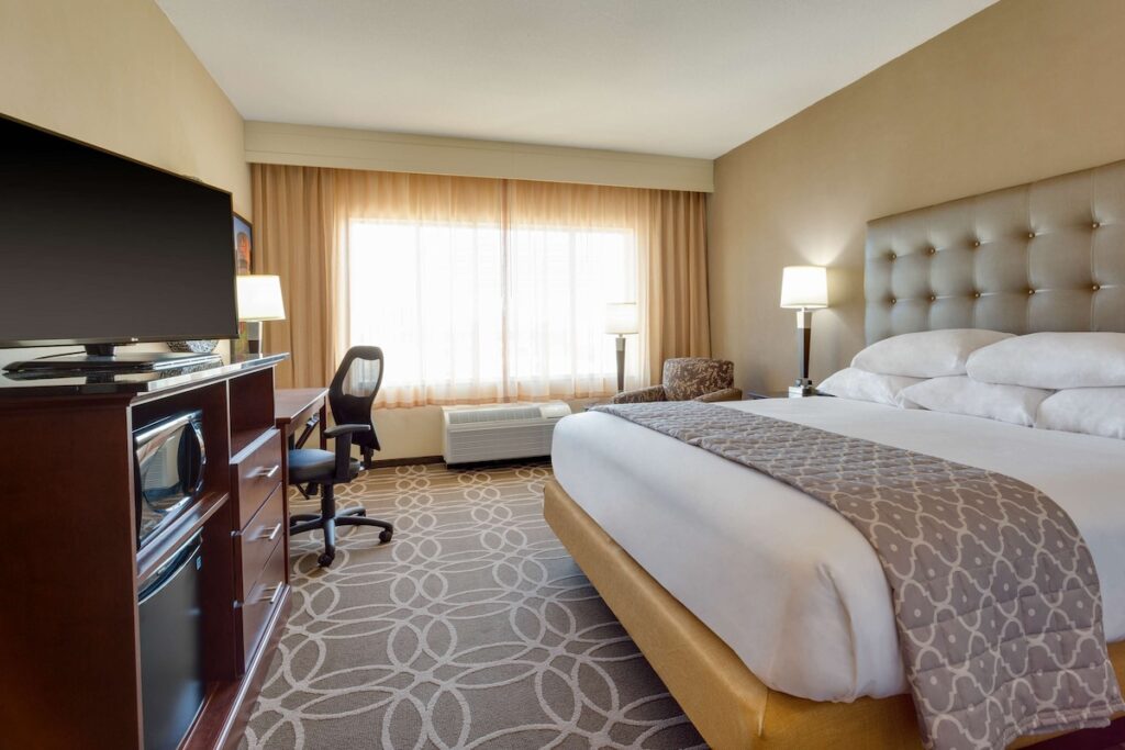Drury Inn & Suites Dallas Frisco - Image 2