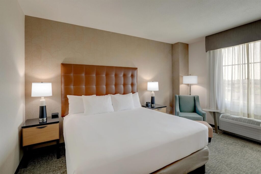 Drury Inn & Suites Dayton North - Image 2