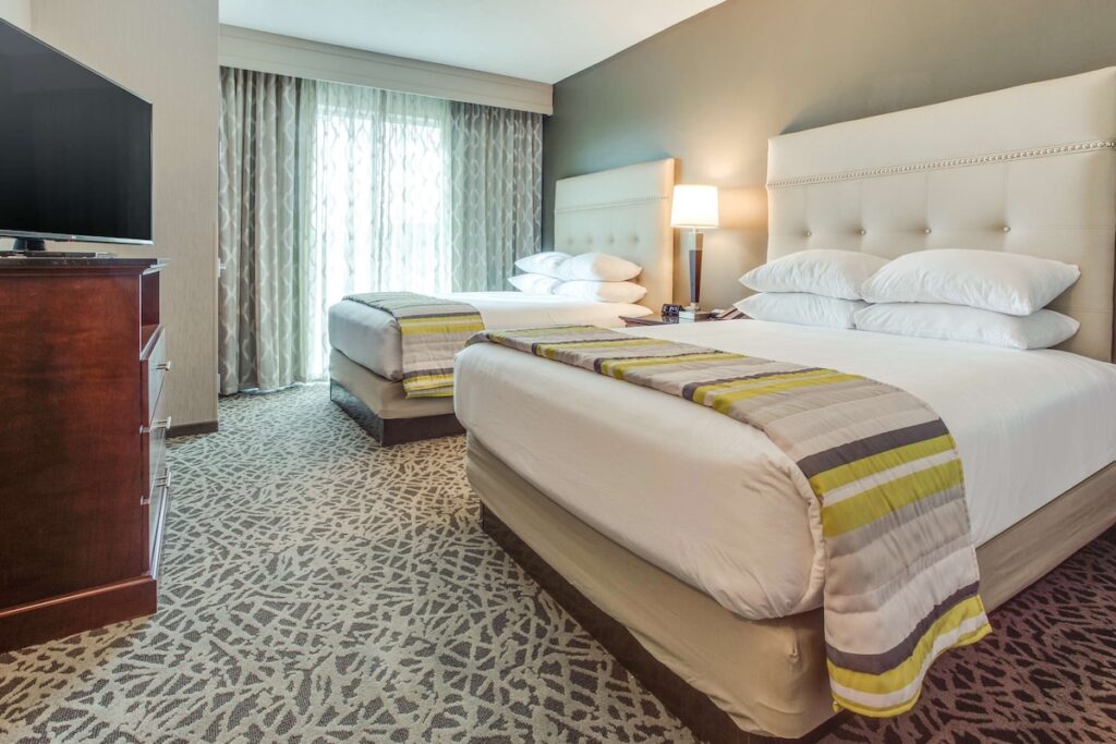 Drury Inn & Suites Huntsville Space & Rocket Center - Image 4