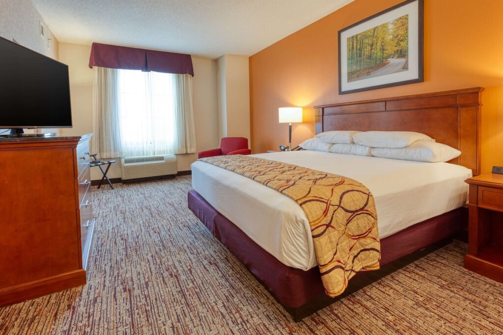 Drury Inn & Suites Indianapolis Northeast - Image 2
