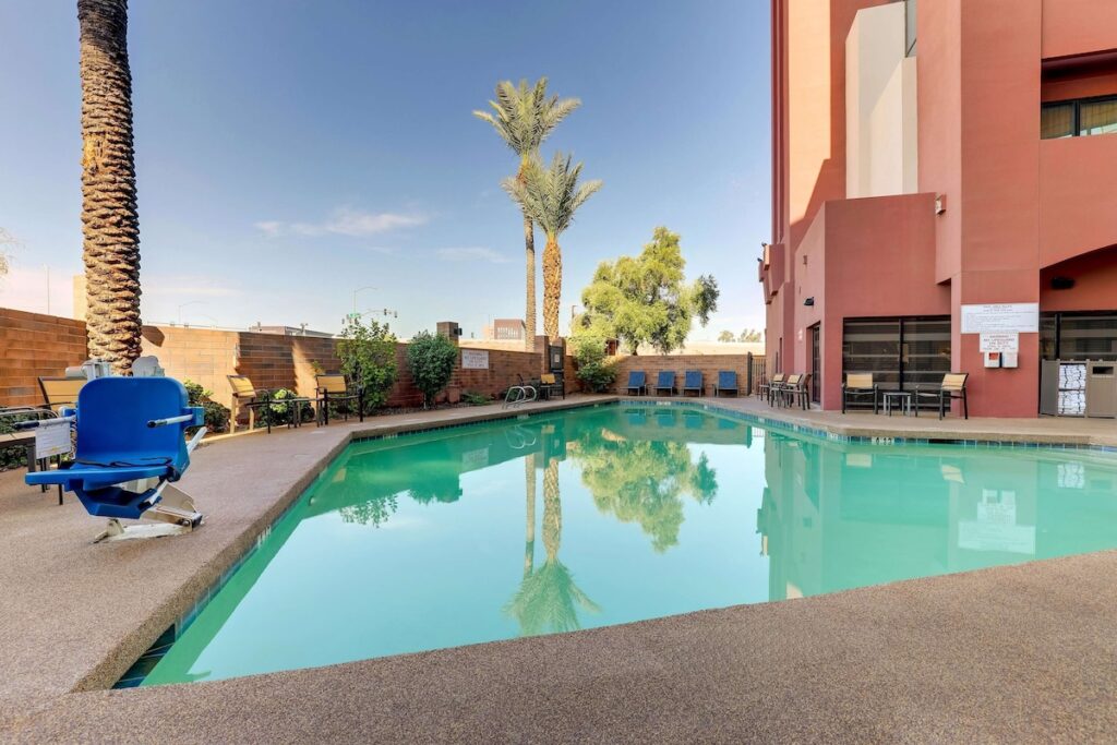 Drury Inn & Suites Phoenix Airport - Image 5