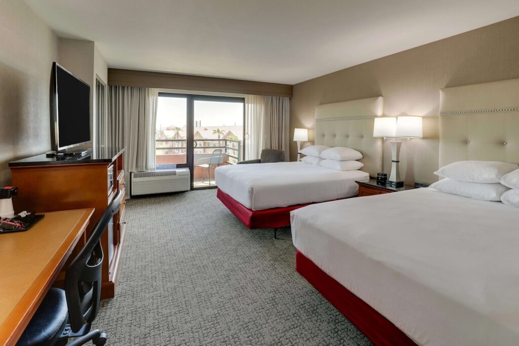 Drury Inn & Suites Phoenix Airport - Image 2