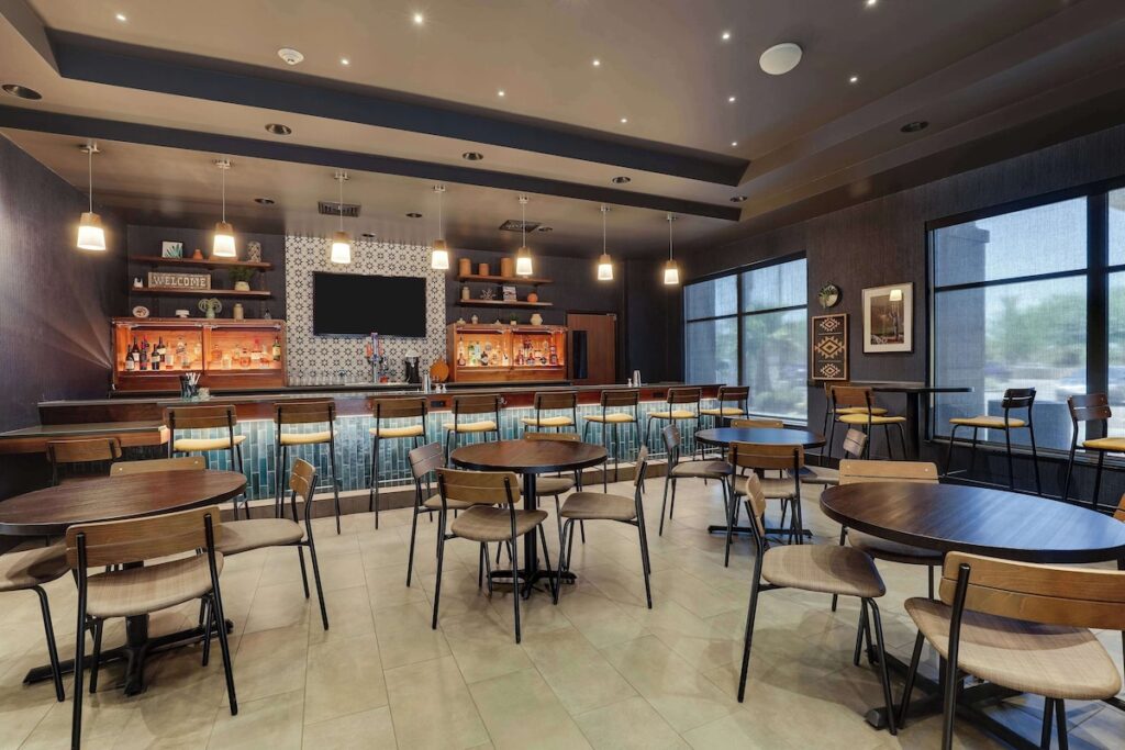 Drury Inn & Suites Phoenix Chandler Fashion Center - Image 4