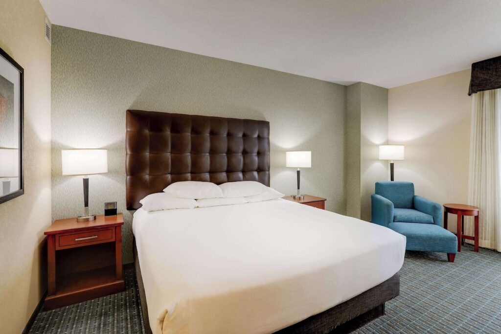 Drury Inn & Suites Phoenix Chandler Fashion Center - Image 3