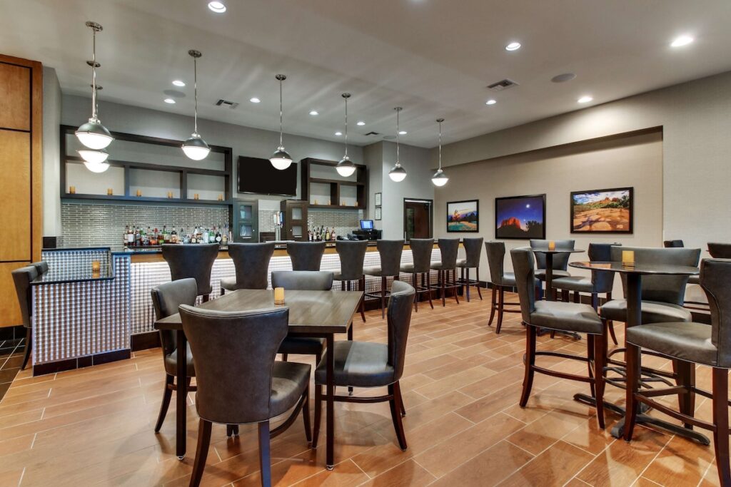 Drury Inn & Suites Phoenix Happy Valley - Image 4