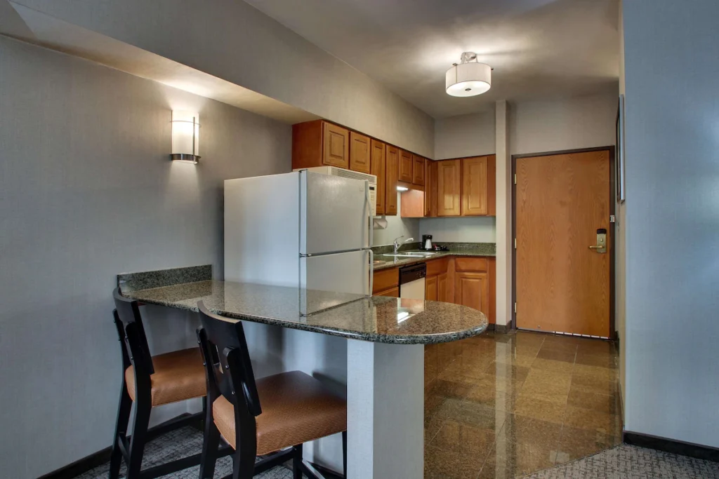 Drury Inn & Suites San Antonio Northwest Medical Center - Image 4