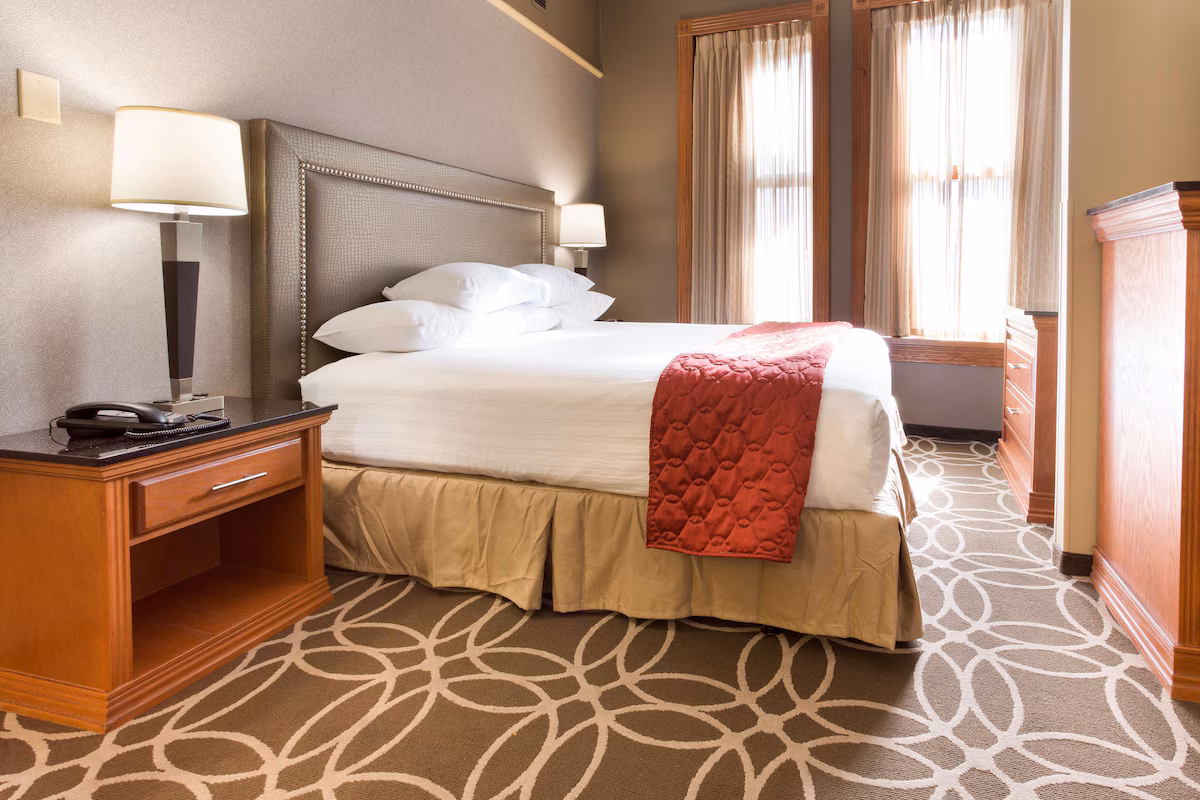 Drury Inn & Suites San Antonio Riverwalk - Image 4