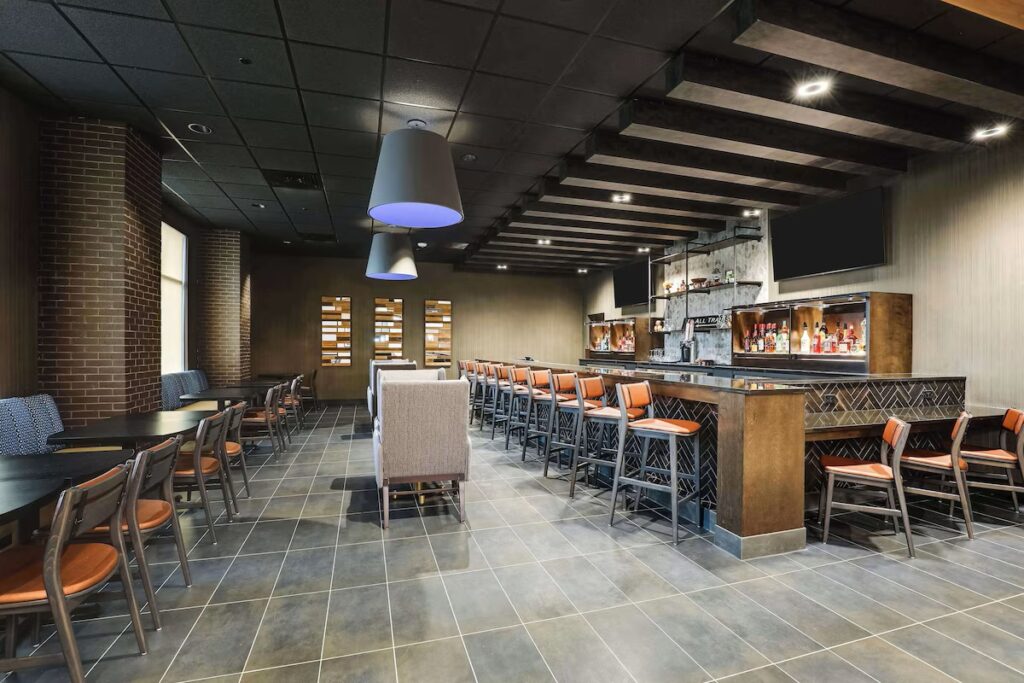 Drury Plaza Hotel Chattanooga Hamilton Place - Image 5