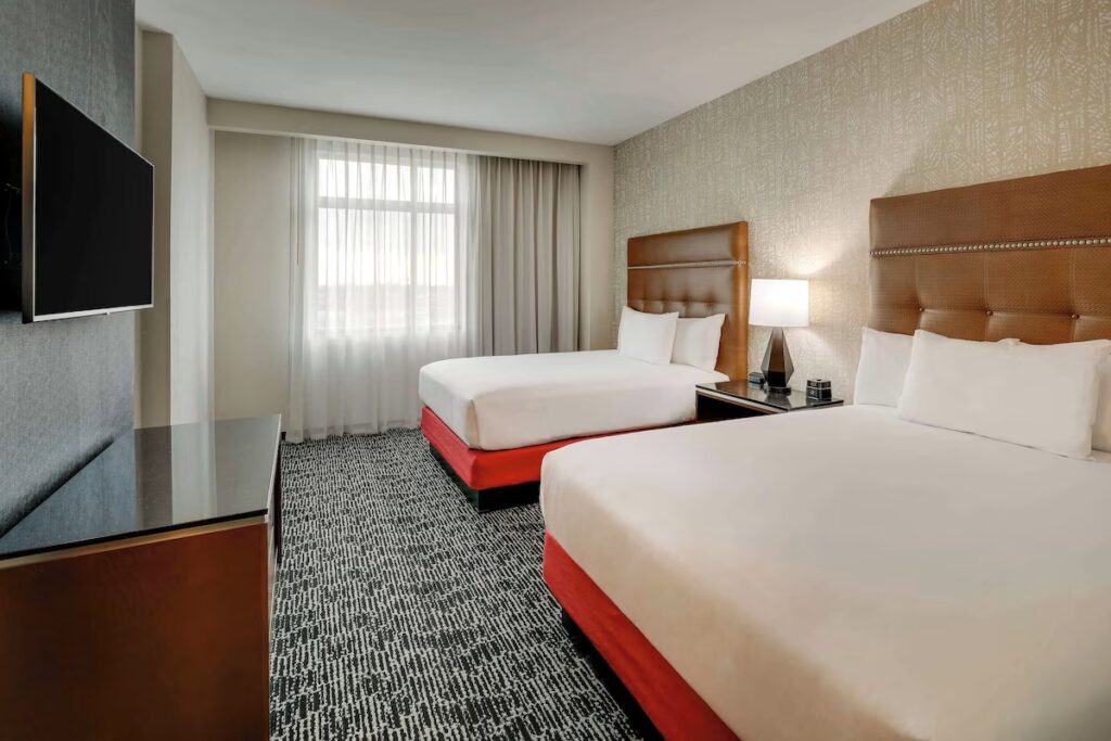 Drury Plaza Hotel Cincinnati Florence - Image 3