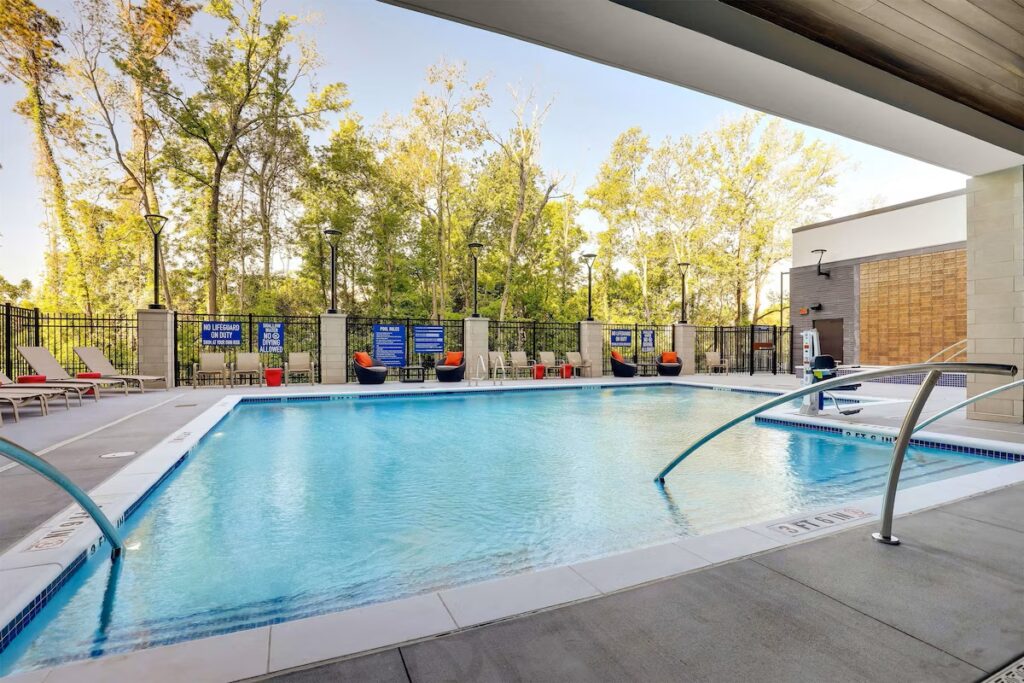 Drury Plaza Hotel North Charleston - Image 4