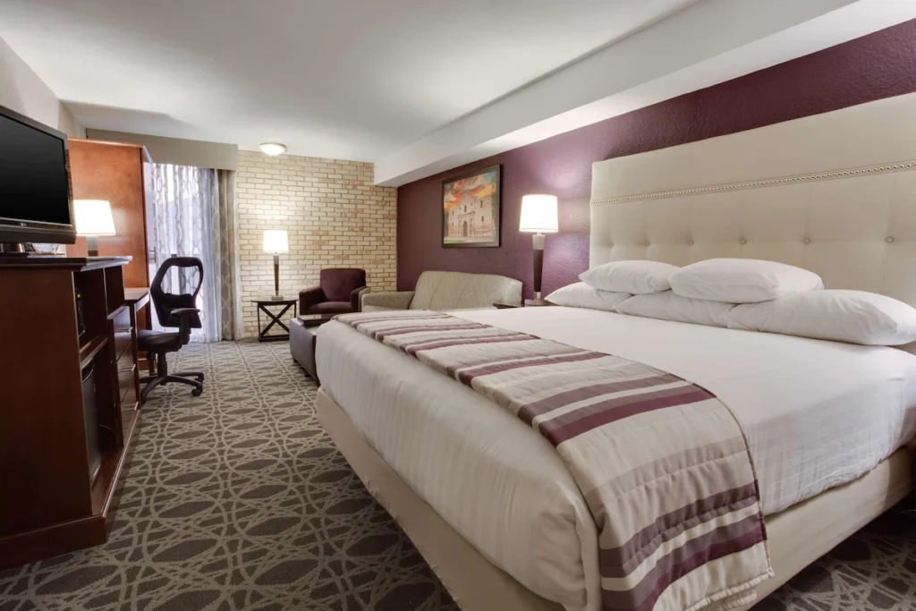 Drury Plaza Hotel San Antonio Airport - Image 4