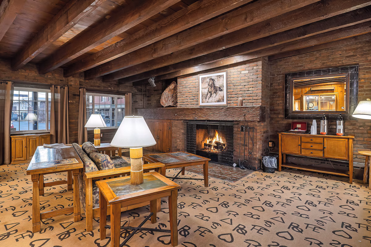 Dude Rancher Lodge - Image 4