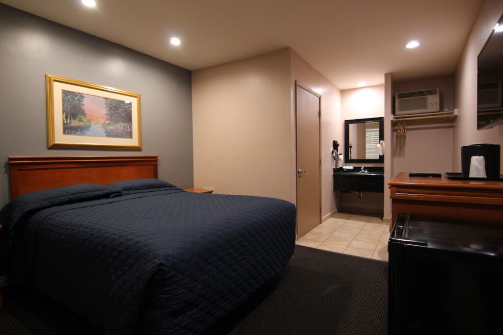 Dunes Inn - Sunset - Image 2