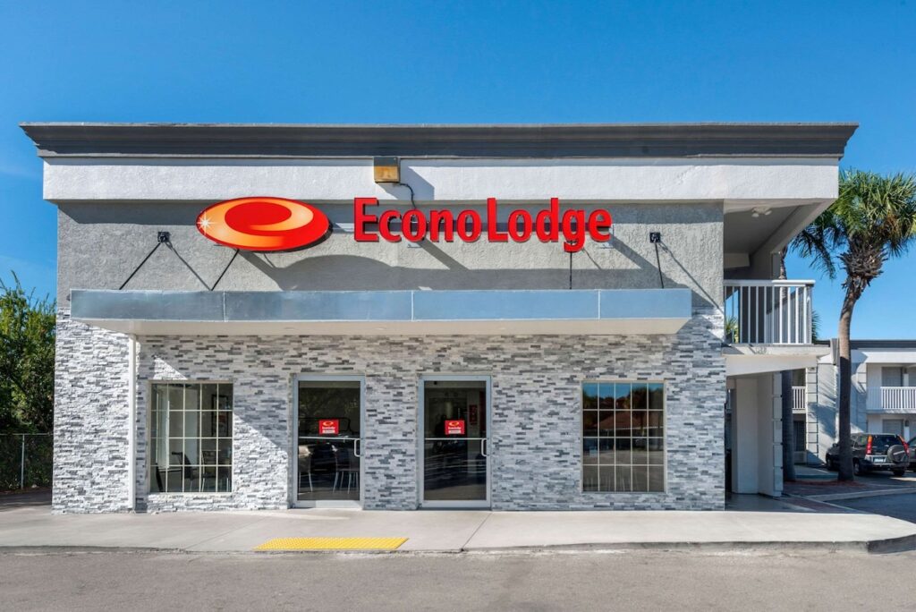 Econo Lodge Airport - RJ Stadium - Image 2