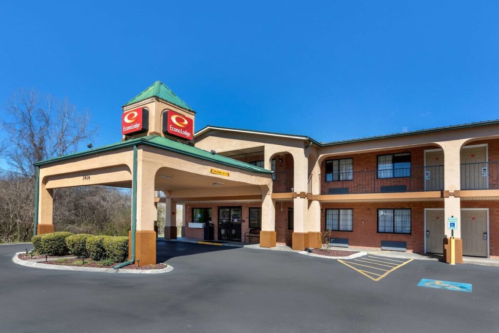 Econo Lodge Nashville near Percy Priest Lake