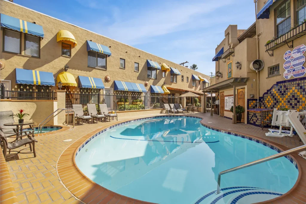 El Cordova - Image 4