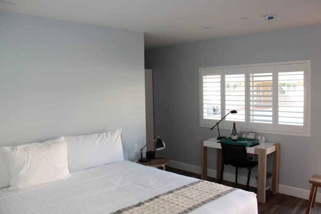 El Royale Gardens Near Universal Studios - Image 2