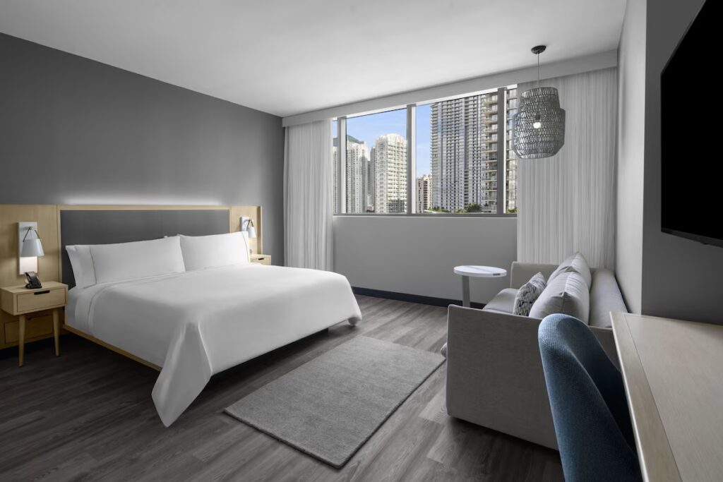 Element Miami Brickell - Image 2