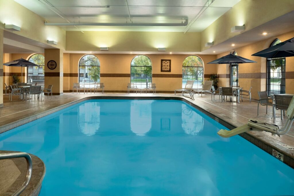 Embassy Suites Des Moines Downtown - Image 5