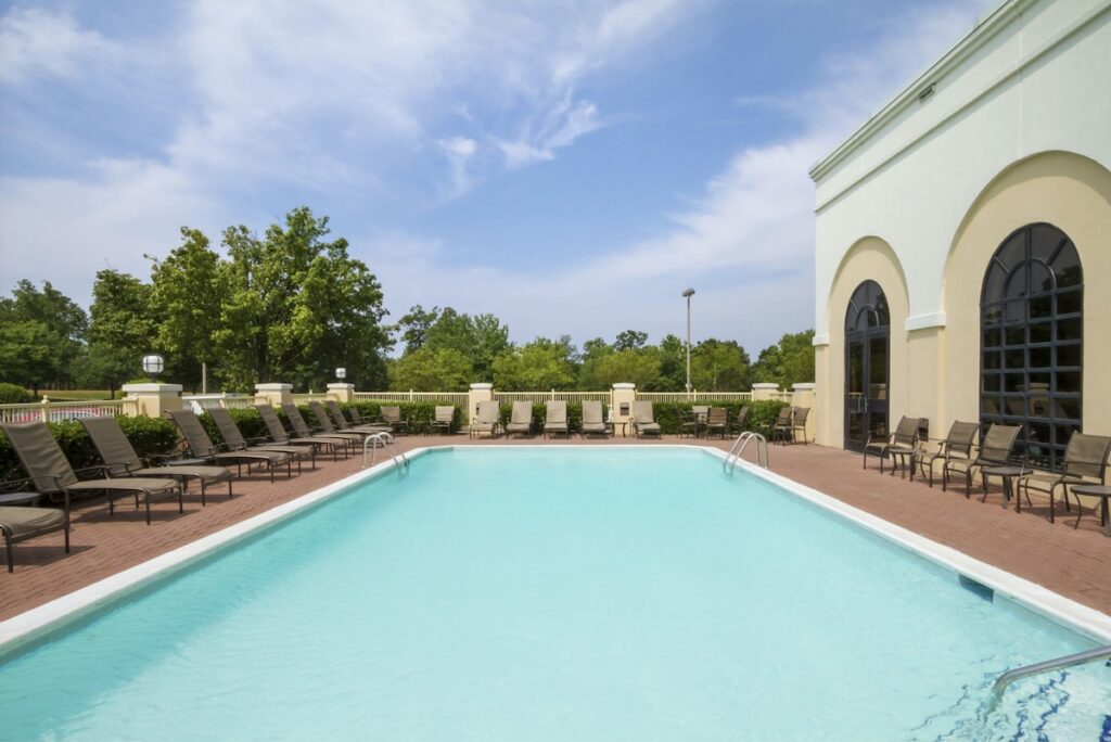 Embassy Suites Greenville Golf Resort & Conference Center - Image 4