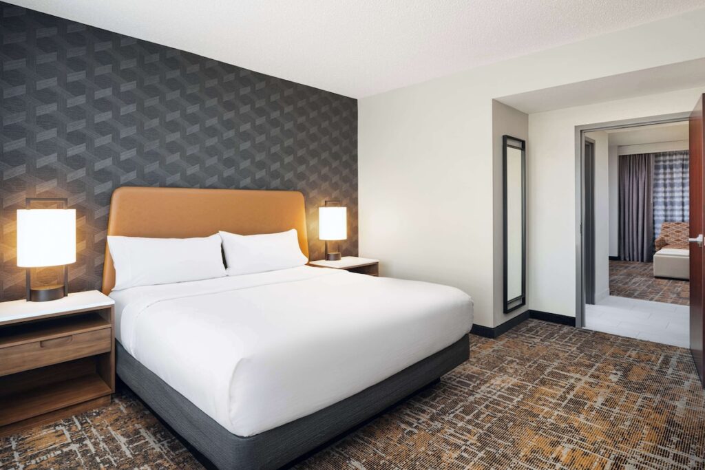 Embassy Suites Huntsville - Image 6