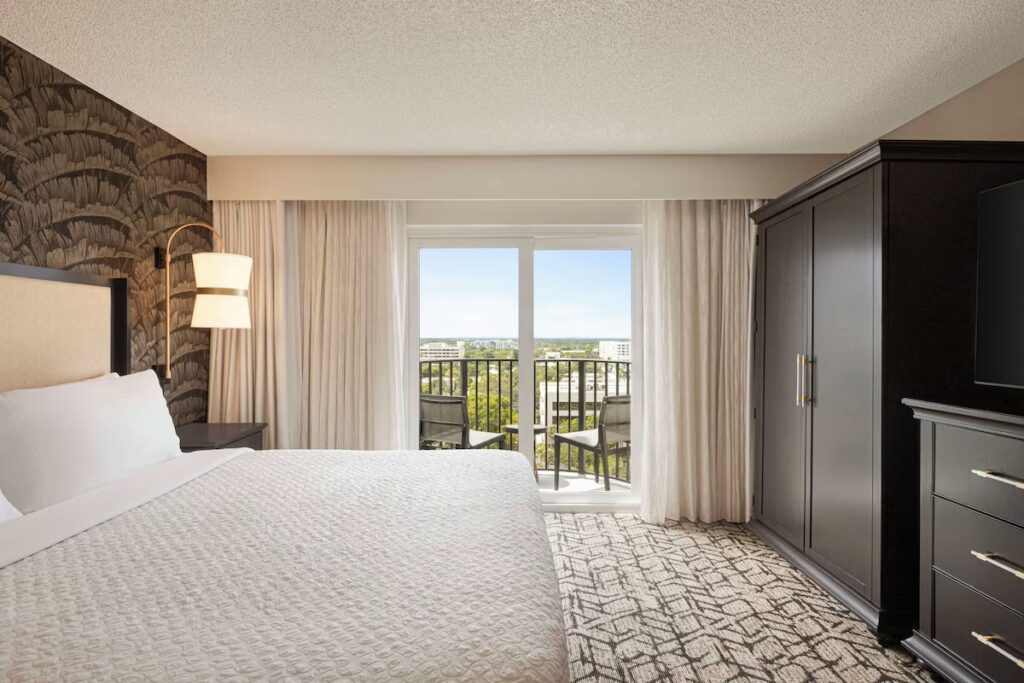 Embassy Suites by Hilton Fort Lauderdale 17th Street - Image 2