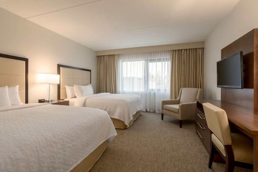 Embassy Suites by Hilton Milwaukee Brookfield - Image 3